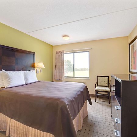 Days Inn & Suites By Wyndham Desoto Exteriör bild