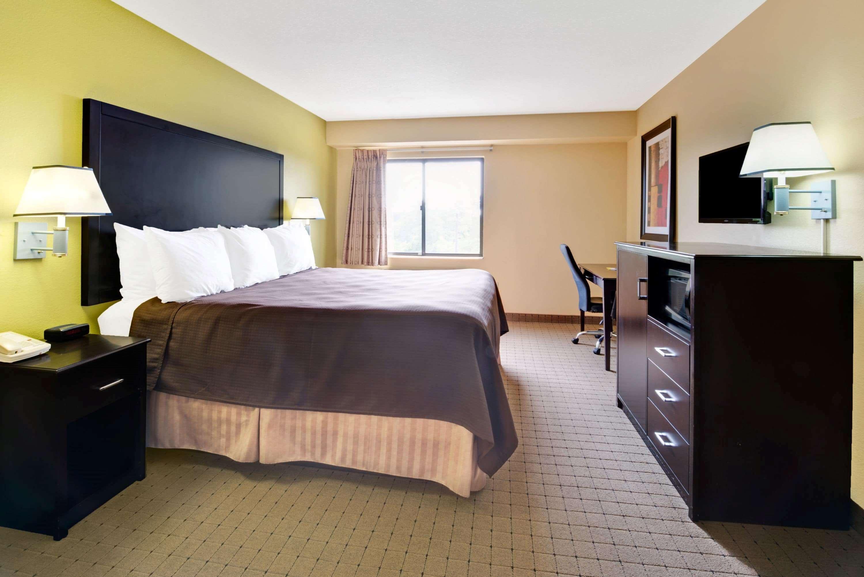 Days Inn & Suites By Wyndham Desoto Exteriör bild