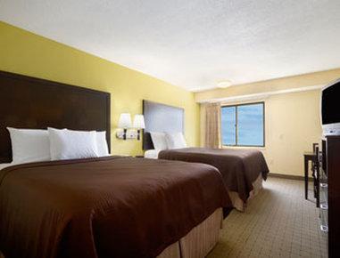 Days Inn & Suites By Wyndham Desoto Exteriör bild